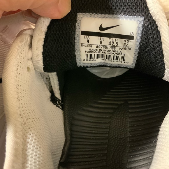 NIKE - Picture 6 of 9